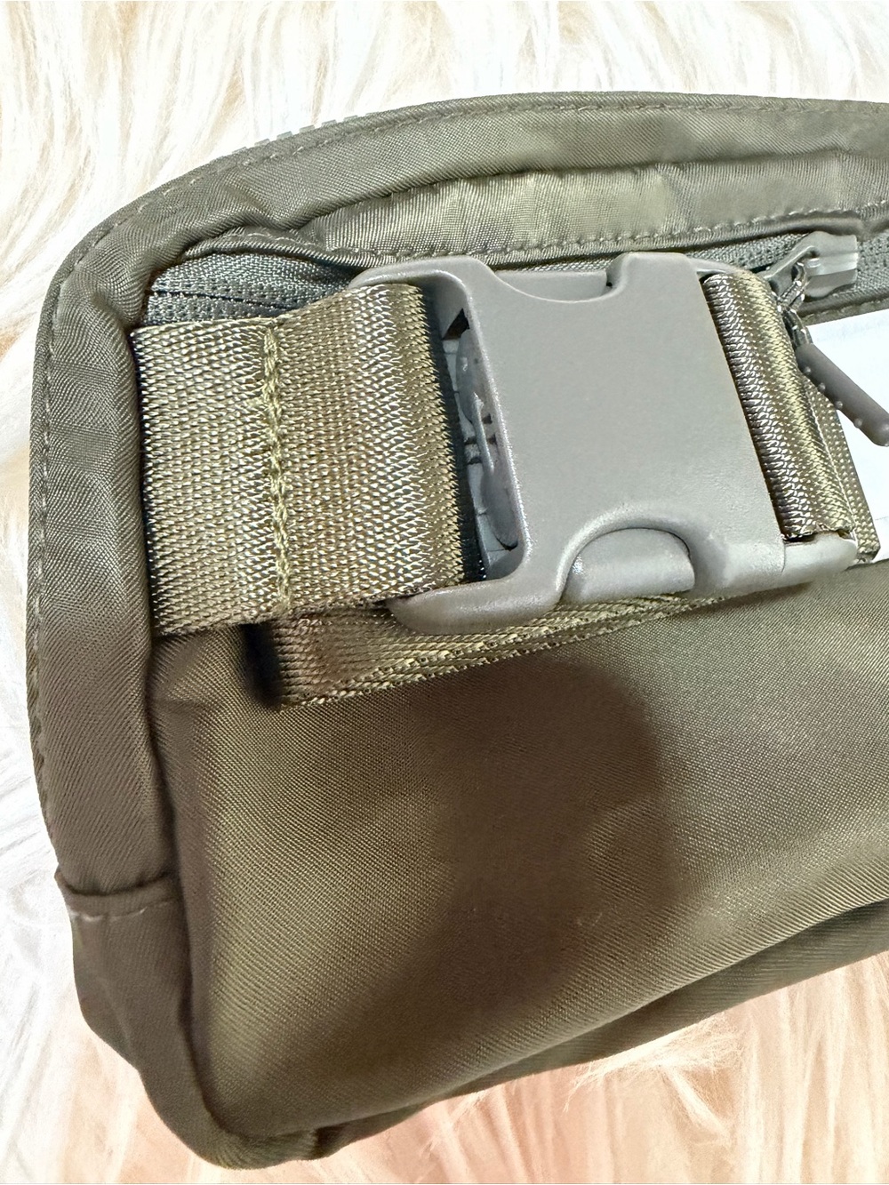 Lululemon everywhere belt Bag new - Picture 6 of 6